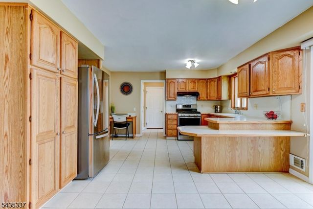 808 Columbus Ave, Raritan Boro, NJ 08869