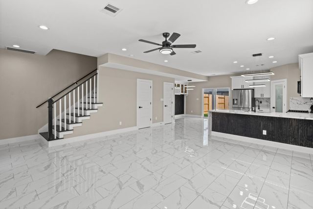 7927 Colonial Lane, Houston, TX 77051