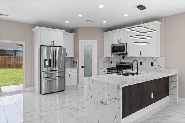 7927 Colonial Lane, Houston, TX 77051