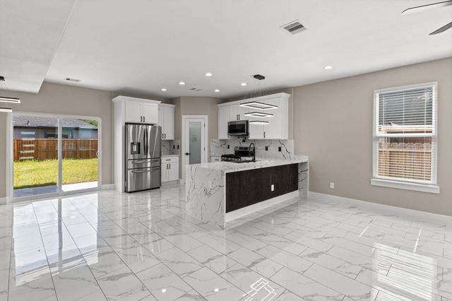 7927 Colonial Lane, Houston, TX 77051