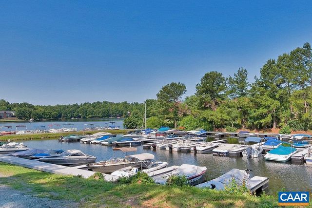 4 LEE CT, Palmyra, VA 22963