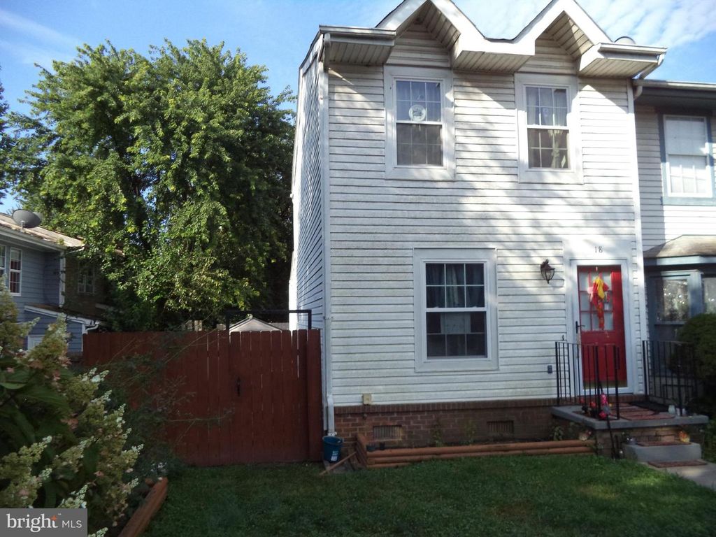 18 SWALLOW, Charles Town, WV 25414