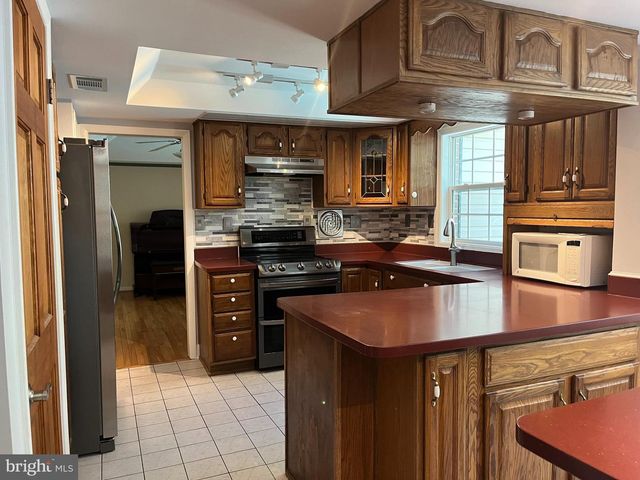 3203 RIVERVIEW DR, Triangle, VA 22172