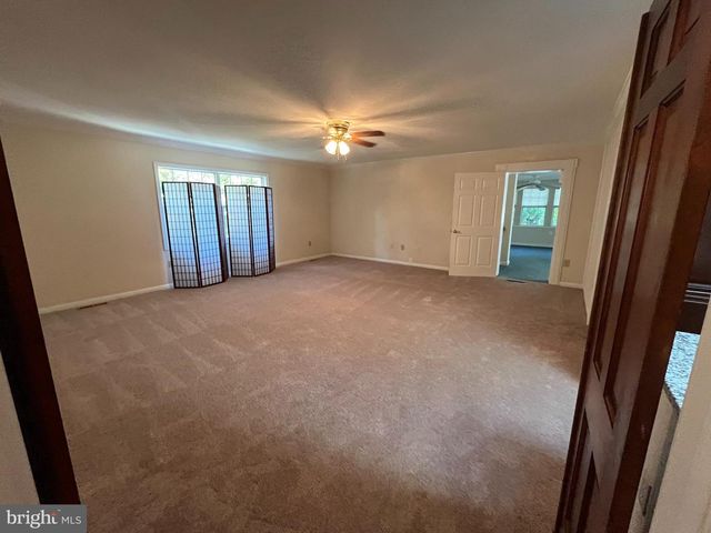 3203 RIVERVIEW DR, Triangle, VA 22172