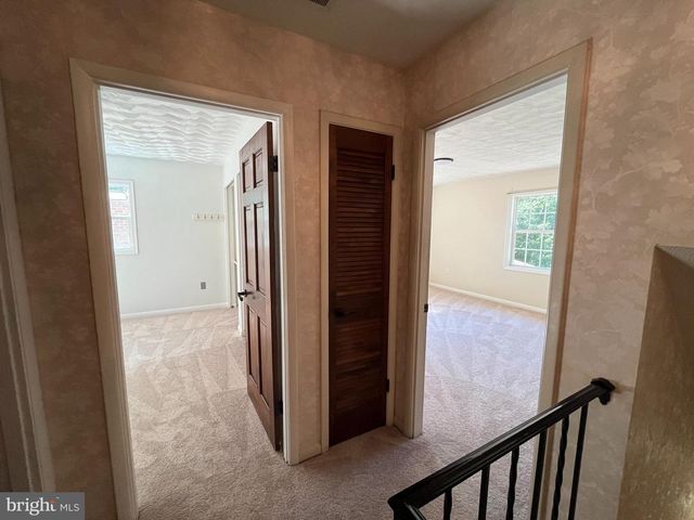 3203 RIVERVIEW DR, Triangle, VA 22172