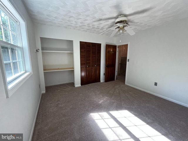 3203 RIVERVIEW DR, Triangle, VA 22172