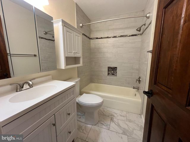 3203 RIVERVIEW DR, Triangle, VA 22172