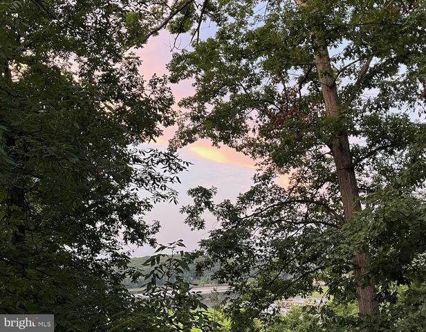 3203 RIVERVIEW DR, Triangle, VA 22172