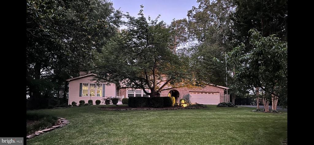 3203 RIVERVIEW DR, Triangle, VA 22172