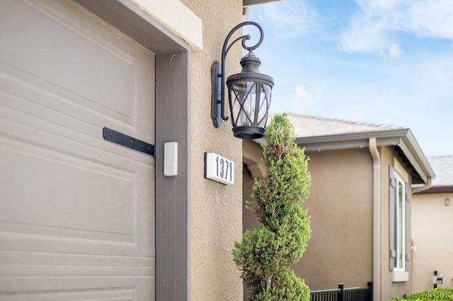 1371 W Sawtooth Place, Hanford, CA 93230