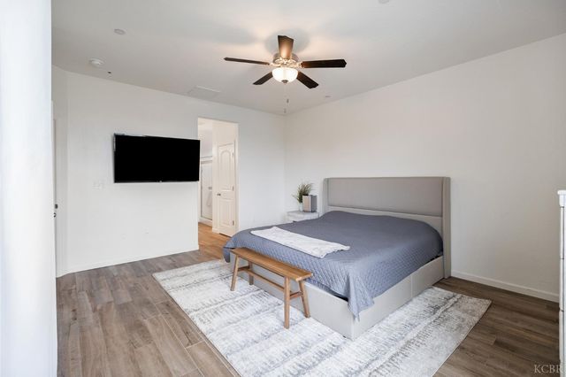 1371 W Sawtooth Place, Hanford, CA 93230