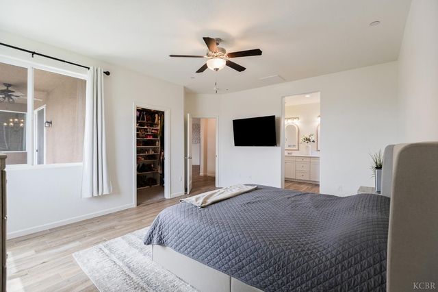 1371 W Sawtooth Place, Hanford, CA 93230