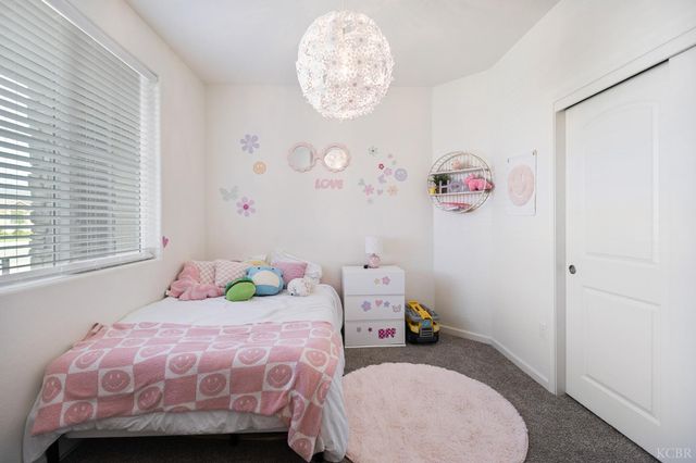 1371 W Sawtooth Place, Hanford, CA 93230