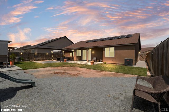 1371 W Sawtooth Place, Hanford, CA 93230