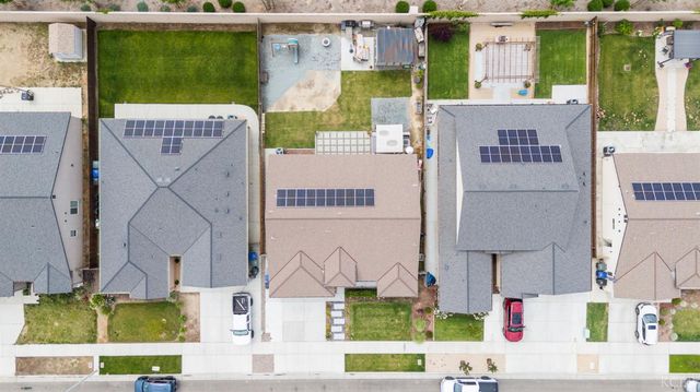 1371 W Sawtooth Place, Hanford, CA 93230
