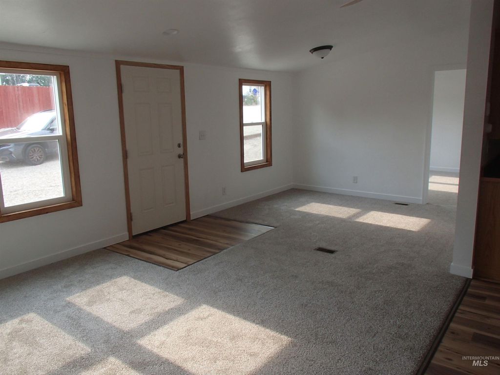 5800 Sunset Dr, Nampa, ID 83686 photo 4