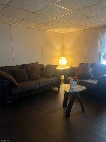 636 Washington Ave, Linden City, NJ 07036
