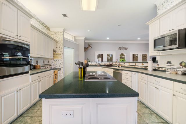 1005 E HWY 82, Blossom, TX 75416