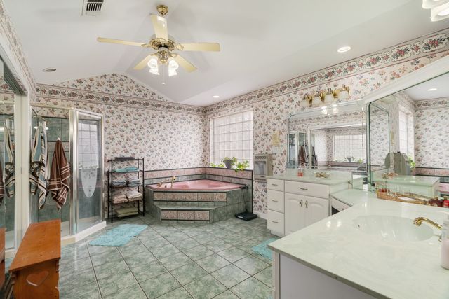 1005 E HWY 82, Blossom, TX 75416