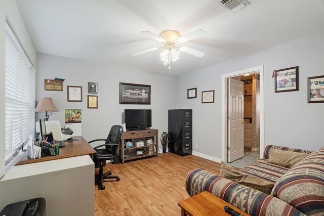 1005 E HWY 82, Blossom, TX 75416