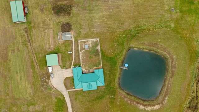 1005 E HWY 82, Blossom, TX 75416