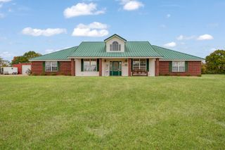 1005 E HWY 82, Blossom, TX 75416