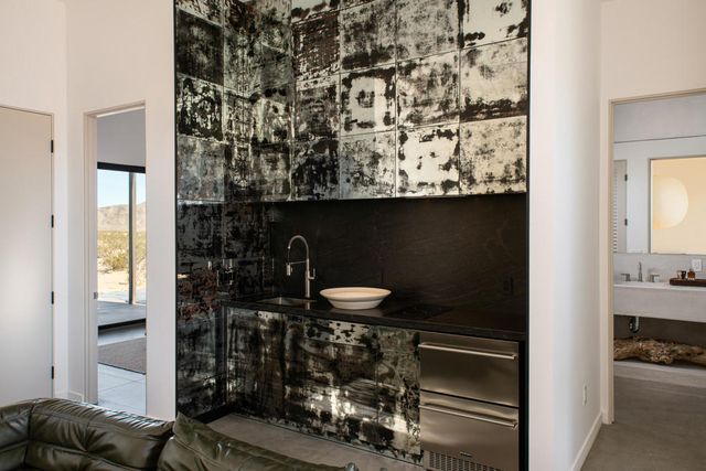 60052 Rocky Avenue, Landers, CA 92285