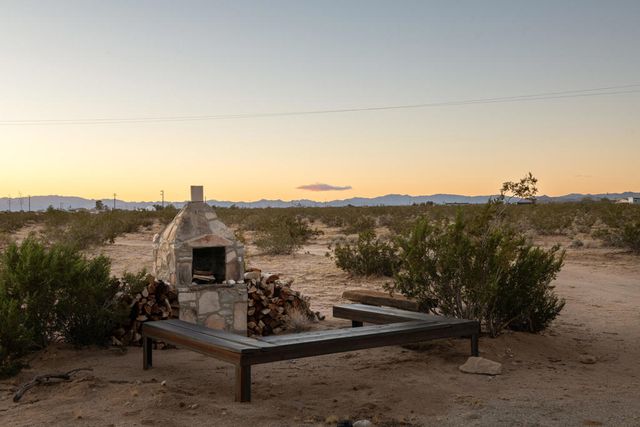 60052 Rocky Avenue, Landers, CA 92285