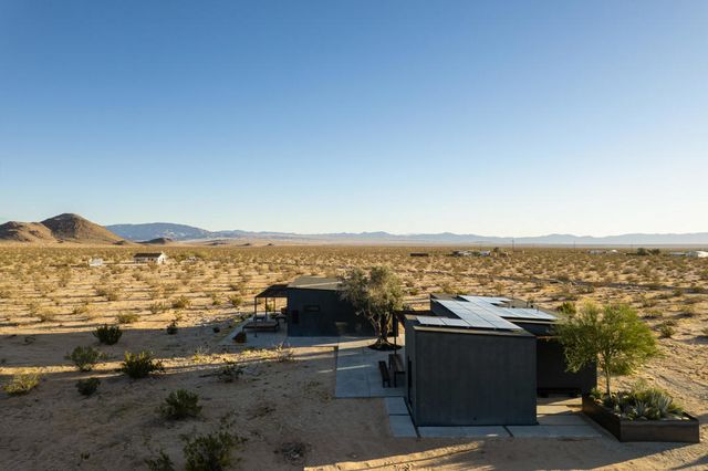 60052 Rocky Avenue, Landers, CA 92285