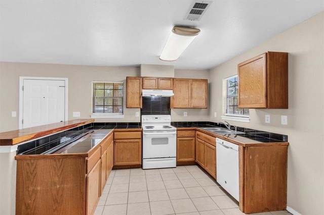 14236 E Ravine Run, Willis, TX 77318