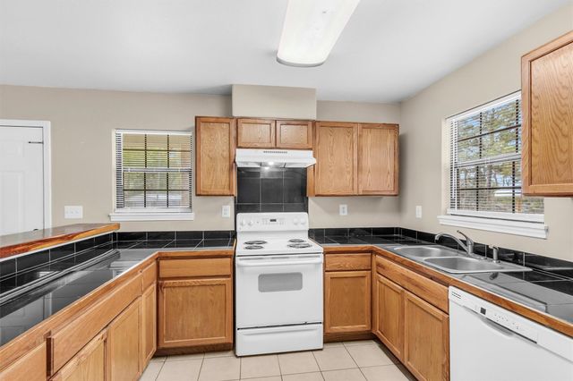 14236 E Ravine Run, Willis, TX 77318