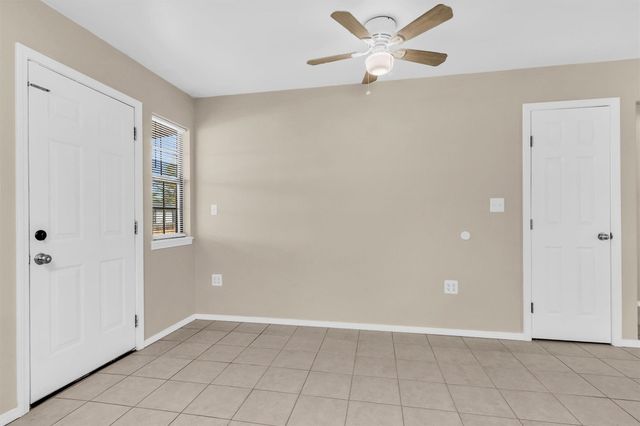 14236 E Ravine Run, Willis, TX 77318