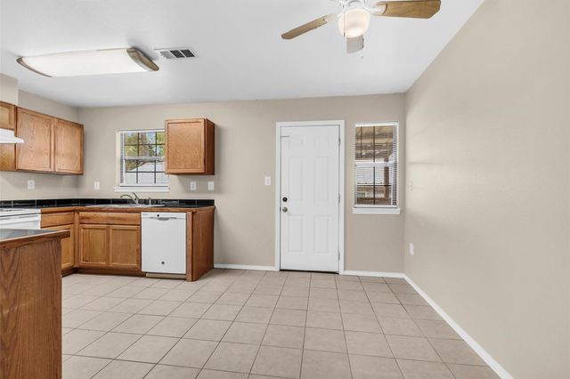 14236 E Ravine Run, Willis, TX 77318