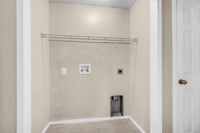 14236 E Ravine Run, Willis, TX 77318