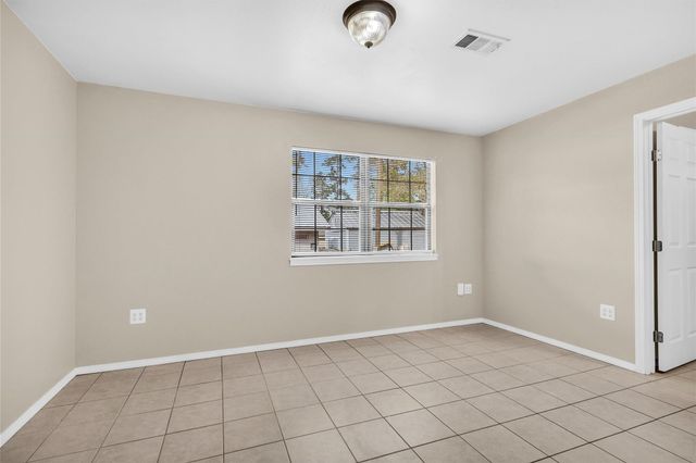 14236 E Ravine Run, Willis, TX 77318