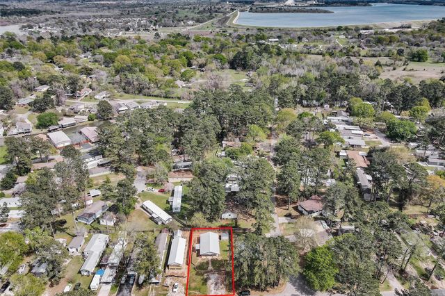 14236 E Ravine Run, Willis, TX 77318