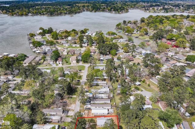 14236 E Ravine Run, Willis, TX 77318