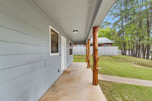 14236 E Ravine Run, Willis, TX 77318