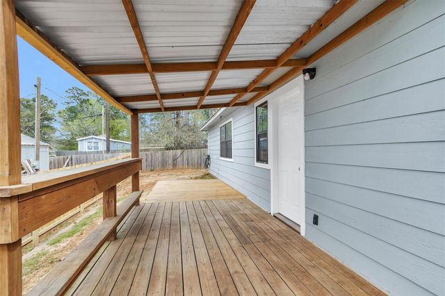 14236 E Ravine Run, Willis, TX 77318