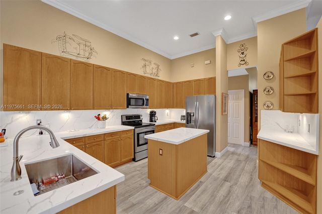 2458 Greenbrier Court, Weston, FL 33327