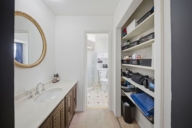 670 Versailles Circle D, Elk Grove Village, IL 60007