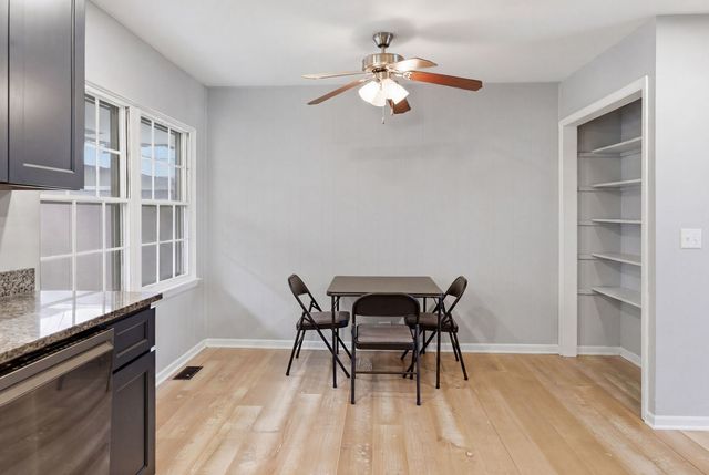 670 Versailles Circle D, Elk Grove Village, IL 60007