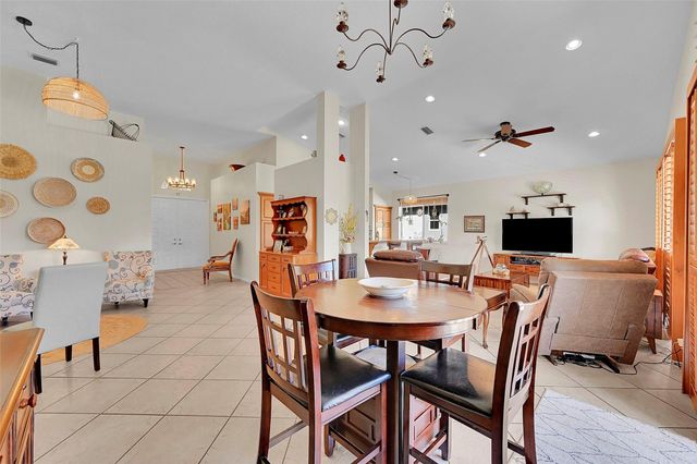 6030 Swans Way, Coconut Creek, FL 33073