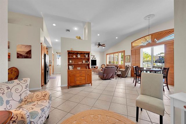 6030 Swans Way, Coconut Creek, FL 33073