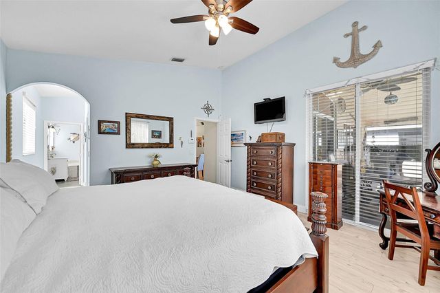 6030 Swans Way, Coconut Creek, FL 33073