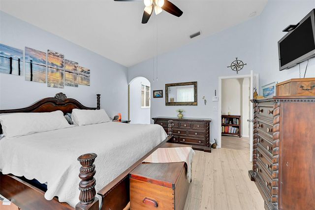 6030 Swans Way, Coconut Creek, FL 33073