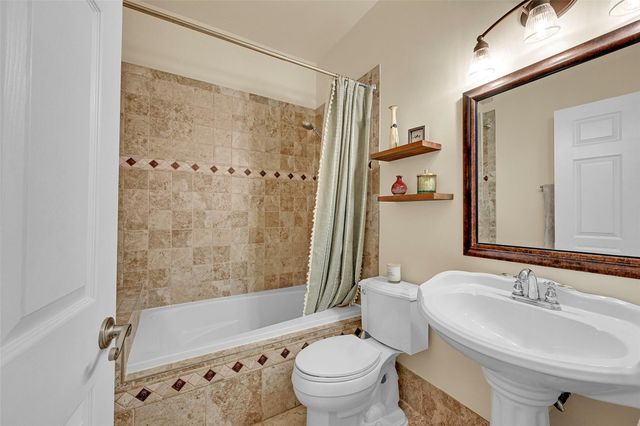 6030 Swans Way, Coconut Creek, FL 33073