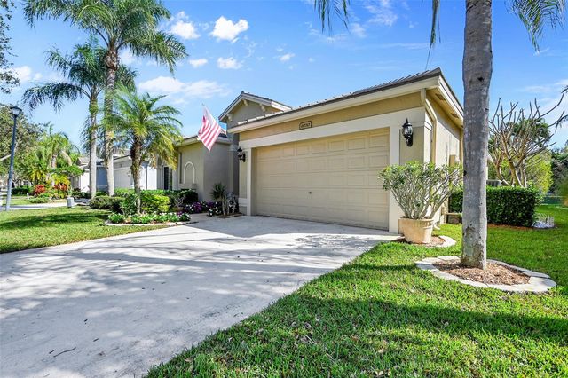 6030 Swans Way, Coconut Creek, FL 33073
