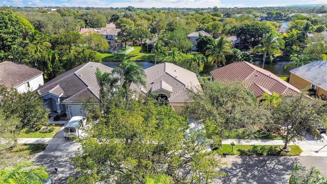 6030 Swans Way, Coconut Creek, FL 33073
