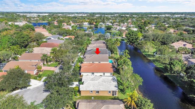 6030 Swans Way, Coconut Creek, FL 33073